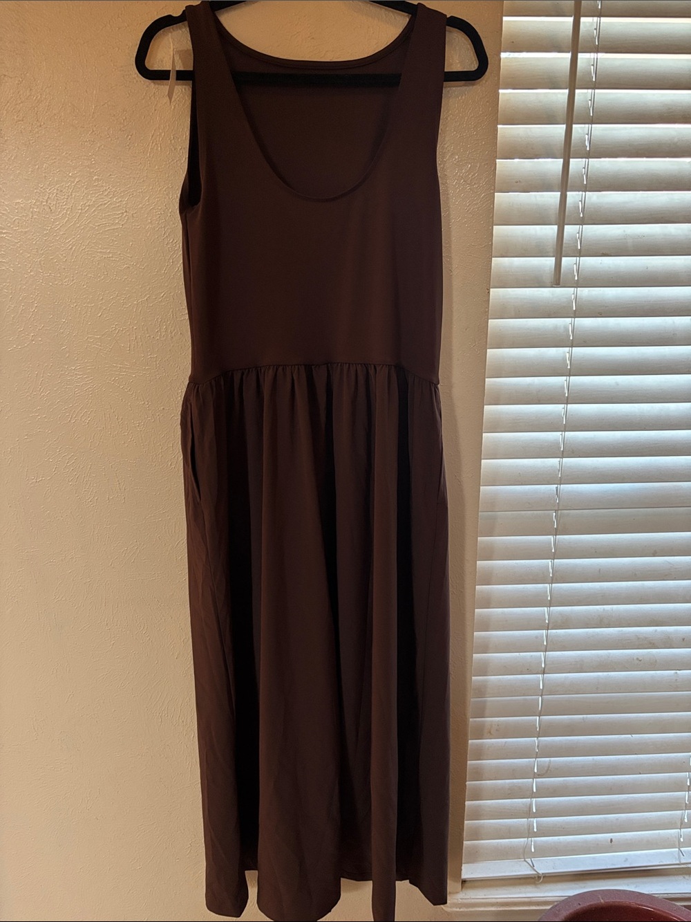 Lou & Grey Brown Scoop-Neck Sleeveless Midi Dress